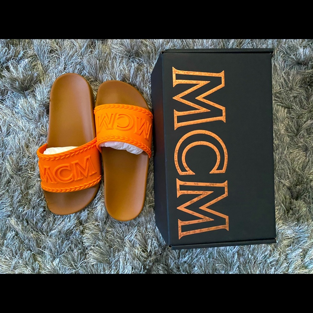 MCM
Big Logo Rubber Slide